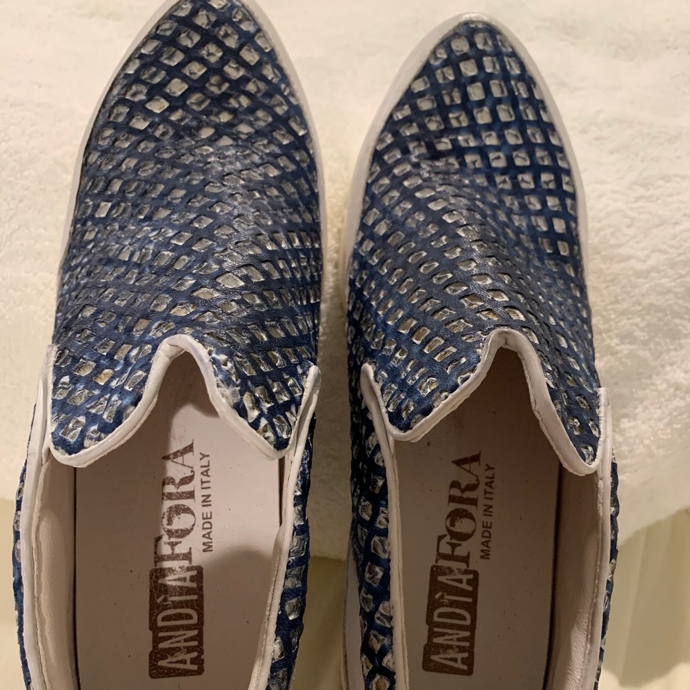 Italian luxury Andia Fora slip- on soft leather shoes  size 39 NWOT